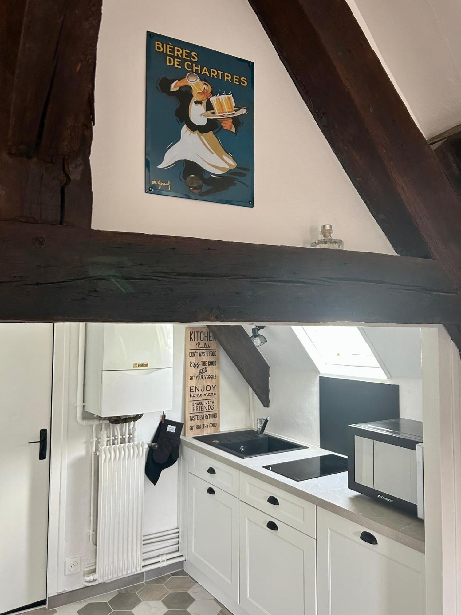 L Ecuyer Appartement Au Coeur Du Quartier Historique Chartres Bagian luar foto