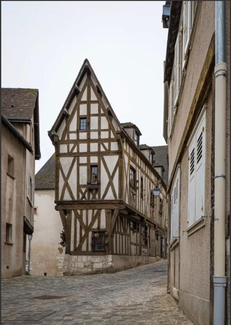 L Ecuyer Appartement Au Coeur Du Quartier Historique Chartres Bagian luar foto